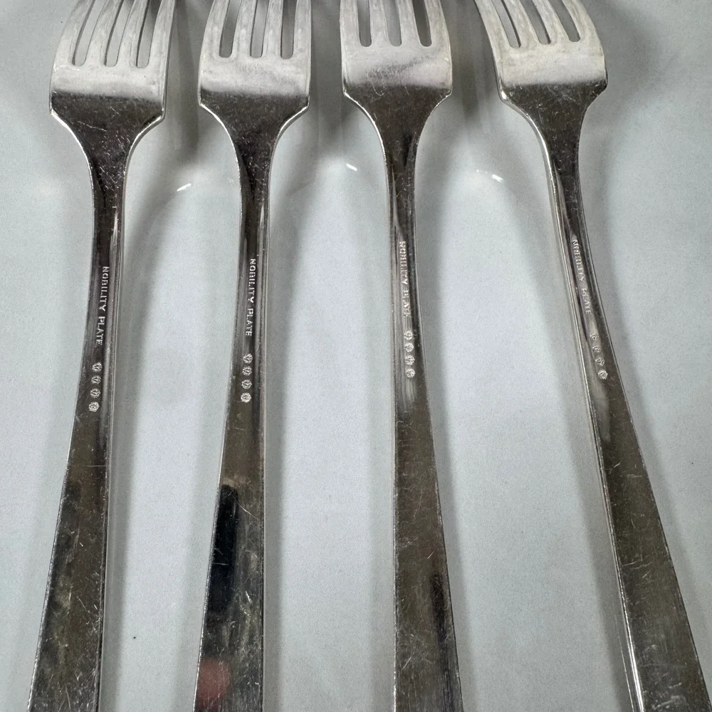 Set‎ of 4 Oneida Nobility Plate Silver Plated Dinner Forks Caprice Floral Lot 2